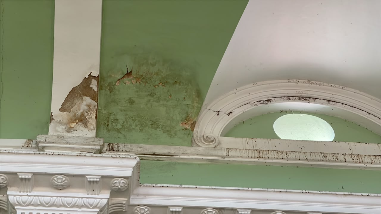 Evidência de deterioração na capela — foto 1